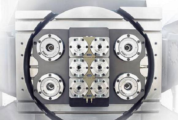 SCHUNK刀具夾持系統對機加工行業產生了前所未有的革命性影響。?模塊化夾持系統借鑒其優勢，它的作用遠不止于一個參考基準，還提供了包括定位、夾持以及接口通用等功能。這種夾持原理如今被認為是提高生產效率的最有效的方法之一，廣泛適用于從小型零件到大型零件，從粗加工到裝配應用的各種工藝。作為這一技術的先驅以及夾持技術和抓取系統的領導者，SCHUNK始終致力于開發新的應用領域，并在它的模塊化系統中新增了適用于直接夾持工件以及微小型零件的專業標準模塊。